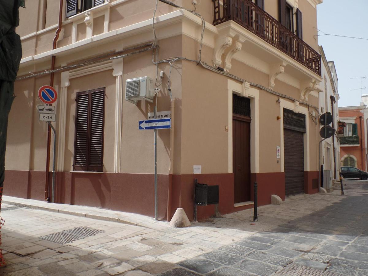 Il Cervo Apartment, Historic City Centre Brindisi Buitenkant foto